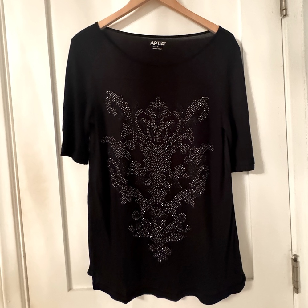 Apt 9 top